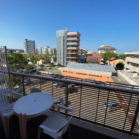 Casa Mare Apartment Lignano Sabbiadoro Bagian luar foto